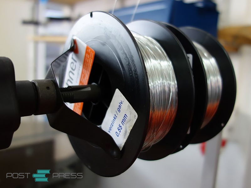 Halbautomatische zwei kopf Draht heftmaschine Hohner Exact (2012) Halbautomatische zwei kopf Draht heftmaschine Hohner Exact (2012)