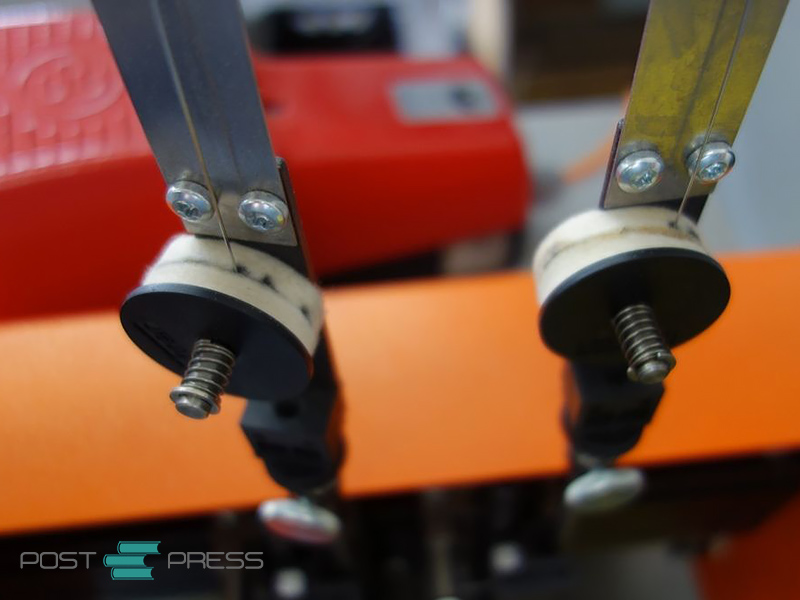 Máquina de coser con alambre Hohner Exact (año 2012) Máquina de coser con alambre Hohner Exact (año 2012)