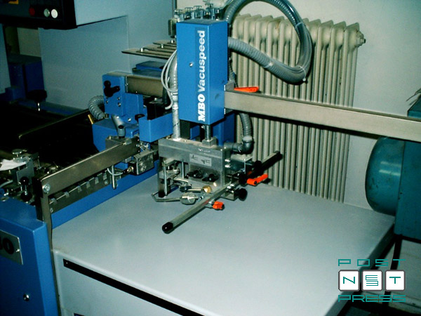 Фальцовка stahl. Bobst вырубная машина. Станок резательно-рилевочный срр-2500. Гильотина для фиксации трубок. Press net.